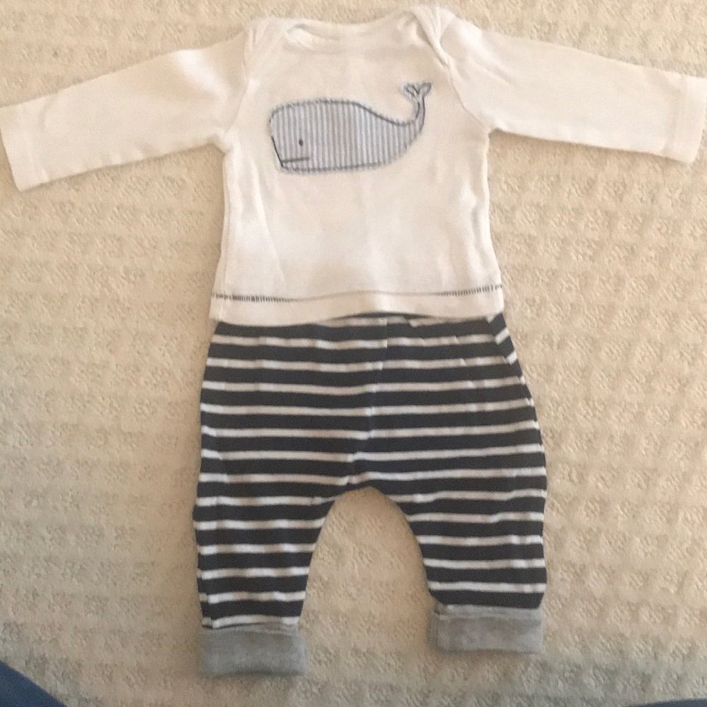 Mud pie whale outfit. 0-3 months